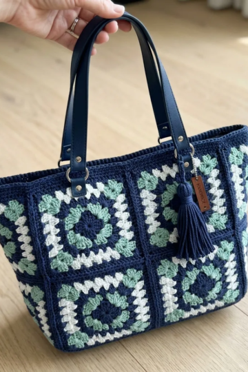 Ocean Blue Granny Square Tote Free Crochet Pattern