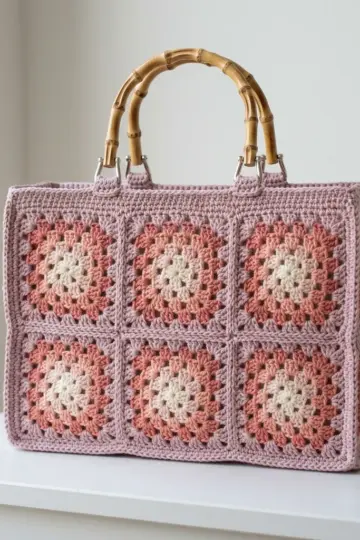 Pink Ombre Granny Square Purse Free Crochet Pattern