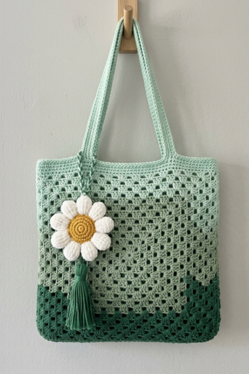 Sage Green Granny Tote with Daisy Free Crochet Pattern