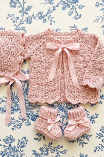 Soft Pink Shell Stitch Baby Set Free Crochet Pattern